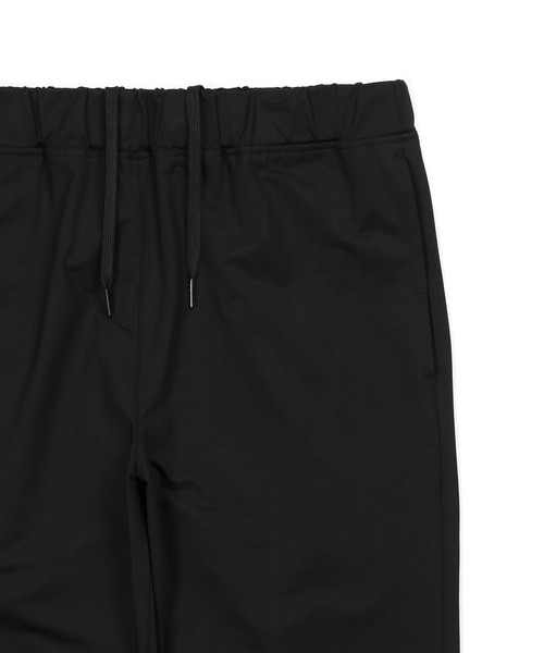 The DUFFER of ST.GEORGE(ザダファーオブセントジョージ)の「『WONDER SHAPE』ATHLEISURE:360°全方向高伸縮『ワンダーシェイプ』接触冷感 ハイパーストレッチ アスレジャーパンツ(その他パンツ・メンズ・ブラック/ネイビー・LARGE/X-LARGE/MEDIUM)」の11枚目の写真
