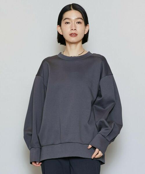 MOGA(モガ)の「ライトダンボールジャージトップス(Tシャツ/カットソー・レディース・ホワイト/チャコールグレー/スミクロ・2)」の3枚目の写真