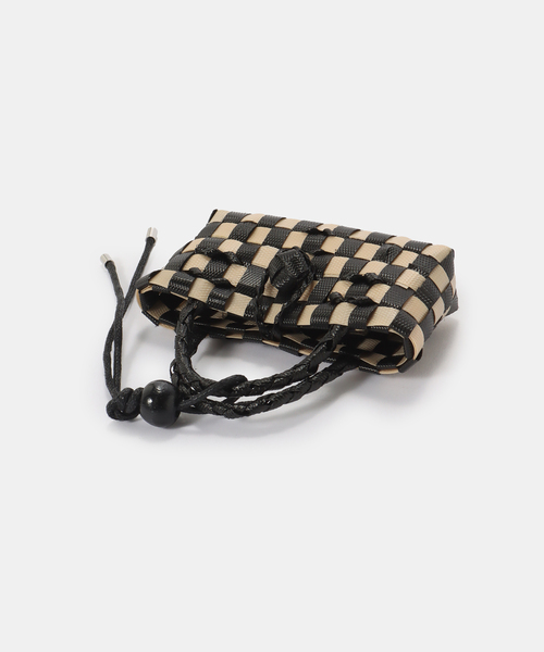 Spick & Span(スピックアンドスパン)の「NHE / ニエ Ngang keychain LIP CASE(その他小物・レディース・ブラック/ブラック系その他/ホワイト系その他・FREE)」の6枚目の写真