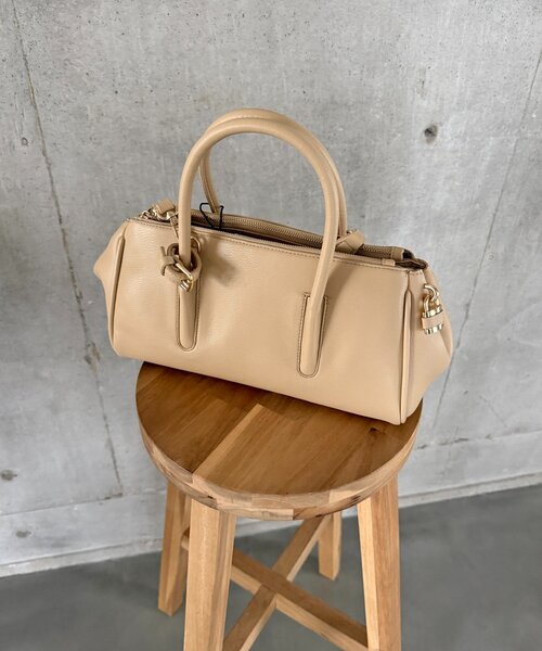 DouDou(ドゥドゥ)の「ダブルファスナーショルダーバッグ(ショルダーバッグ・レディース・ブラウン/ベージュ/ブラック・FREE)」の4枚目の写真