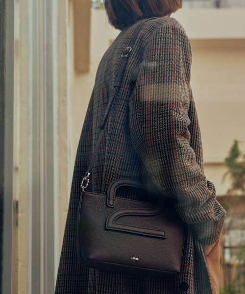 LEEHO(イホ)の「DOS(brown)(ショルダーバッグ・レディース・その他・FREE)」の3枚目の写真