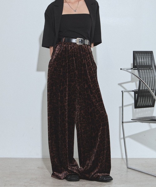 PAGEBOY(ページボーイ)の「クールベロアパンツ【接触冷感/ウエストゴム】(その他パンツ・レディース・ブラック/レオパード・FREE)」の5枚目の写真