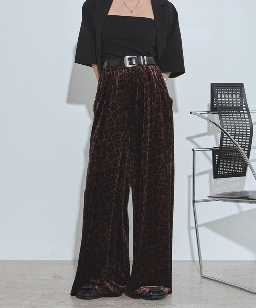 PAGEBOY(ページボーイ)の「クールベロアパンツ【接触冷感/ウエストゴム】(その他パンツ・レディース・ブラック/レオパード・FREE)」の6枚目の写真