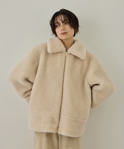 SALON adam et rope'(サロン アダム エ ロペ)の「【WEB限定】スタンドカラージップアップボアブルゾン / 軽量(ブルゾン・レディース・オフホワイト/ブラウン/サックスブルー・FREE)」の4枚目の写真