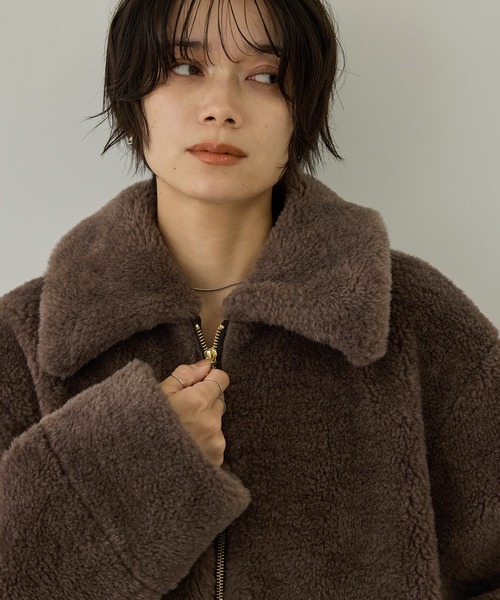 SALON adam et rope'(サロン アダム エ ロペ)の「【WEB限定】スタンドカラージップアップボアブルゾン / 軽量(ブルゾン・レディース・オフホワイト/ブラウン/サックスブルー・FREE)」の16枚目の写真