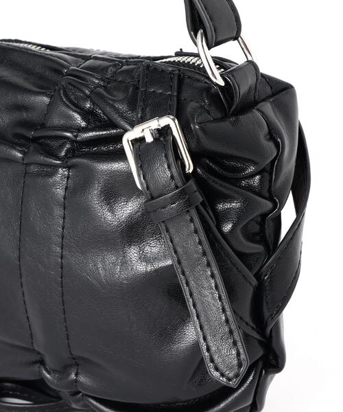 L.H.P(エルエイチピー)の「MAVYTH/メヴィス/HEART CHARM PU BAG(ショルダーバッグ・レディース・ブラウン/ホワイト/ライトグリーン/ブラック・F)」の11枚目の写真