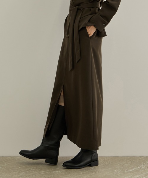 SALON adam et rope'(サロン アダム エ ロペ)の「【WEB限定】マットサテンセミフレアスカート / イージーケア・セットアップ対応(スカート・レディース・ブラウン/ブラック・FREE)」の4枚目の写真