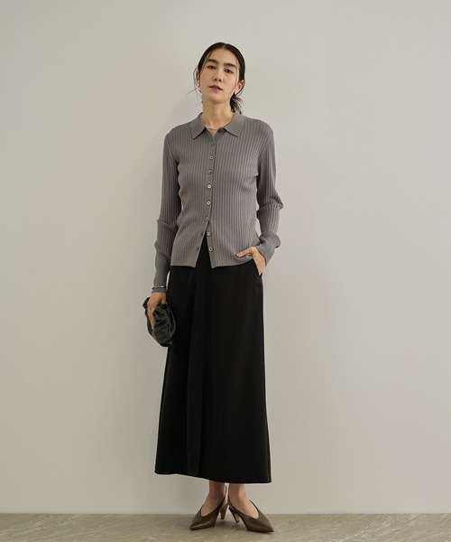 SALON adam et rope'(サロン アダム エ ロペ)の「【WEB限定】マットサテンセミフレアスカート / イージーケア・セットアップ対応(スカート・レディース・ブラウン/ブラック・FREE)」の6枚目の写真