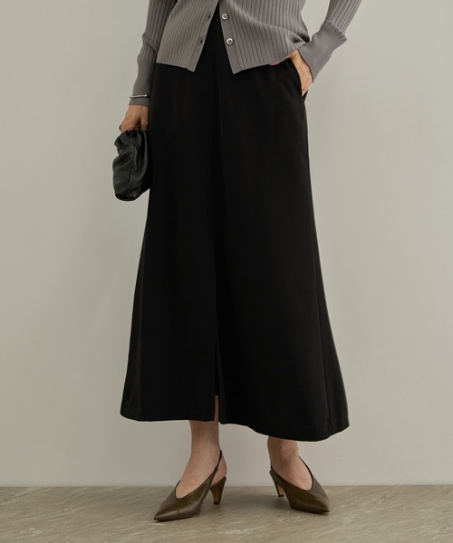 SALON adam et rope'(サロン アダム エ ロペ)の「【WEB限定】マットサテンセミフレアスカート / イージーケア・セットアップ対応(スカート・レディース・ブラウン/ブラック・FREE)」の7枚目の写真