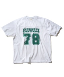 BENCH AT THE GREENE（ベンチアットザグリーン）の「〈Green Flash〉HAWAII FOOTBALL TEE（Tシャツ/カットソー）」