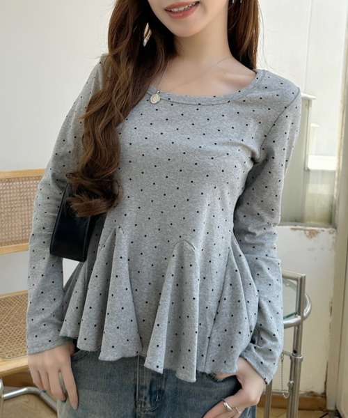 Ada.(エイダ)の「ピンドット柄 Uネック ペプラム カットソー(Tシャツ/カットソー・レディース・グレー/ブラック/ホワイト/ブラウン・FREE)」の5枚目の写真