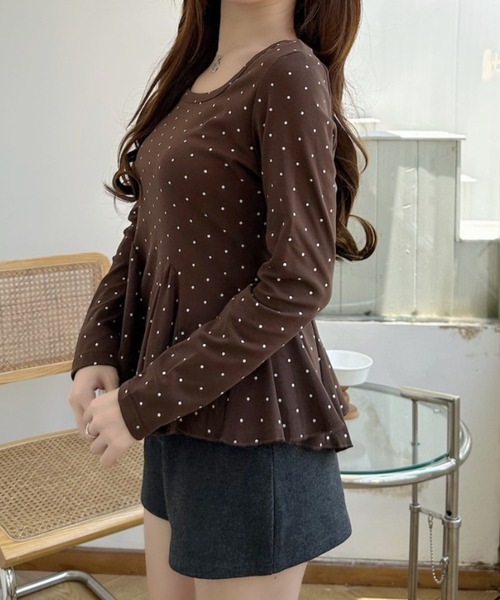 Ada.(エイダ)の「ピンドット柄 Uネック ペプラム カットソー(Tシャツ/カットソー・レディース・グレー/ブラック/ホワイト/ブラウン・FREE)」の13枚目の写真