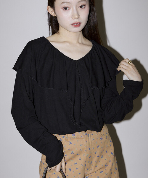 PUBLUX(パブリュクス)の「PUBLUX/パブリュクス 襟 フリル テレコ カットソー 限定展開(Tシャツ/カットソー・レディース・ナチュラル/ブラウン/ブラック・フリ-)」の1枚目の写真
