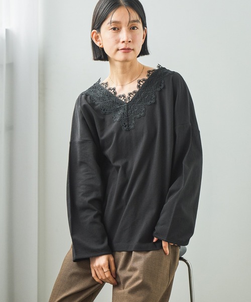 studio CLIP(スタディオクリップ)の「【WEB限定】ダブルフロントレースVネックロングスリーブプルオーバー(Tシャツ/カットソー・レディース・オフホワイト/ブラック/チャコール・FREE)」の3枚目の写真