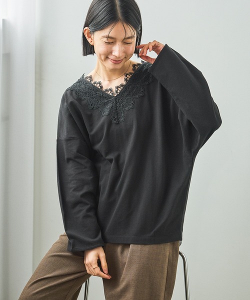 studio CLIP(スタディオクリップ)の「【WEB限定】ダブルフロントレースVネックロングスリーブプルオーバー(Tシャツ/カットソー・レディース・オフホワイト/ブラック/チャコール・FREE)」の5枚目の写真