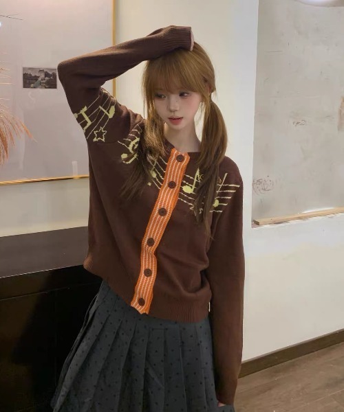 AsRiRe(アスリレイ)の「26aw 音符柄ジャガード配色ニットカーディガン(カーディガン/ボレロ・レディース・ブルー/ブラウン/グレー・M)」の8枚目の写真