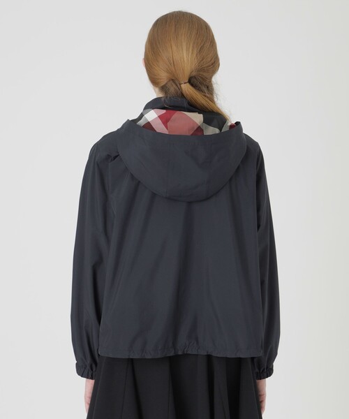 BLUE LABEL CRESTBRIDGE(ブルーレーベルクレストブリッジ)の「【umbro】フーデットブルゾン(ブルゾン・レディース・ダークネイビー/ホワイト系その他・38/36)」の13枚目の写真