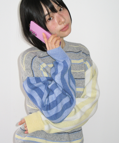 RONRON（ロンロン）の「MULTI STRIPE OVERSIZED KNIT GREY（ニット/セーター・レディース・その他・FREE）」の2枚目の写真