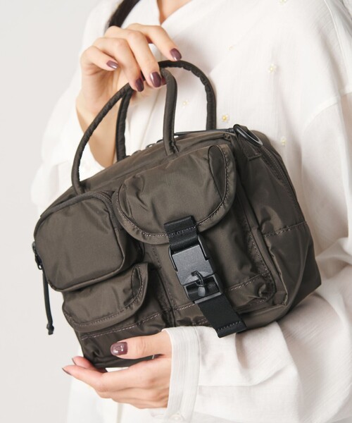 BAICYCLON by Bagjack(バイシクロン バイ バグジャック)の「<BAICYCLON>マルチポケット 2WAY ショルダーバッグ(ショルダーバッグ・レディース・ブラック/ダークブラウン・FREE)」の3枚目の写真