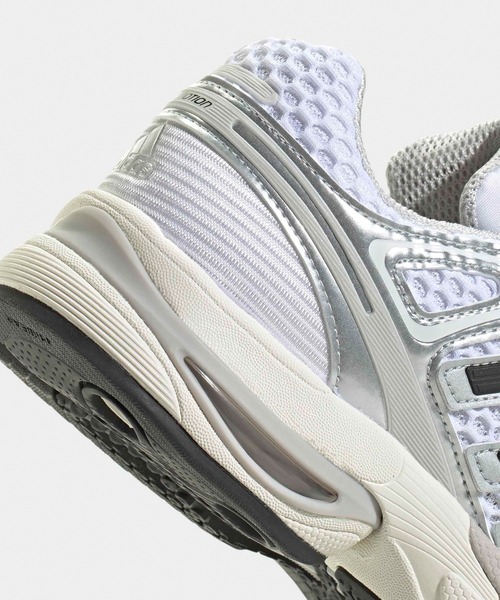 adidas(アディダス)の「adidas/アディダス ADISTAR CONTROL 5 / KI6121,KI6120,KI6154(スニーカー・メンズ・ホワイト/グレー/ブラック・23/26.5/25/28/27.5/27/24.5/24/23.5)」の10枚目の写真
