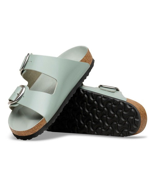 BIRKENSTOCK(ビルケンシュトック)の「【公式】ビルケンシュトック Arizona Big Buckle/アリゾナ ビッグバックル ナチュラルレザー パテント(サンダル・レディース・サファリグリーン・25cm【ナロー幅】/24.5cm【ナロー幅】/24cm【ナロー幅】/23cm【ナロー幅】/22.5cm【ナロー幅】)」の6枚目の写真