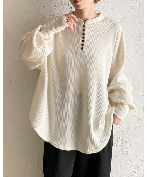 She's Closet(シーズクローゼット)の「長袖 ボリュームスリーブ オーバーサイズ サーマルヘンリーネック ロンT ロングTシャツ(Tシャツ/カットソー・レディース・ブラウン/アイボリー/ブラック/杢グレー・FREE)」の2枚目の写真