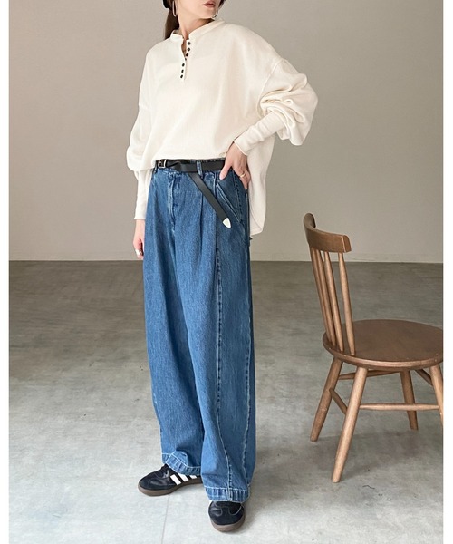 She's Closet(シーズクローゼット)の「長袖 ボリュームスリーブ オーバーサイズ サーマルヘンリーネック ロンT ロングTシャツ(Tシャツ/カットソー・レディース・ブラウン/アイボリー/ブラック/杢グレー・FREE)」の20枚目の写真