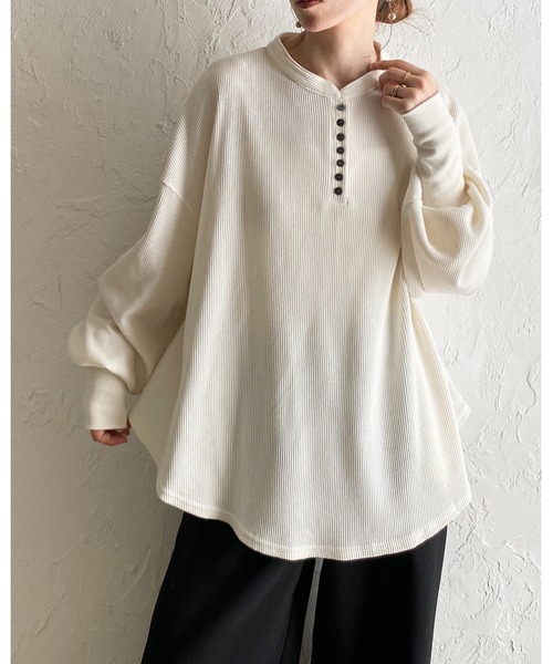 She's Closet(シーズクローゼット)の「長袖 ボリュームスリーブ オーバーサイズ サーマルヘンリーネック ロンT ロングTシャツ(Tシャツ/カットソー・レディース・ブラウン/アイボリー/ブラック/杢グレー・FREE)」の7枚目の写真
