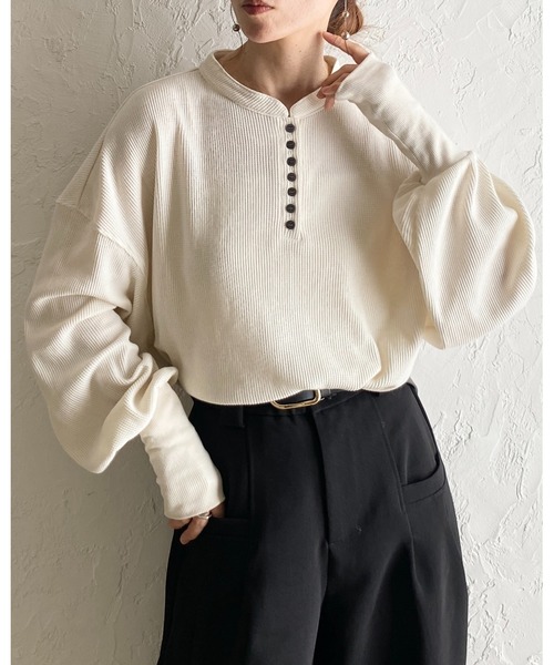 She's Closet(シーズクローゼット)の「長袖 ボリュームスリーブ オーバーサイズ サーマルヘンリーネック ロンT ロングTシャツ(Tシャツ/カットソー・レディース・ブラウン/アイボリー/ブラック/杢グレー・FREE)」の6枚目の写真