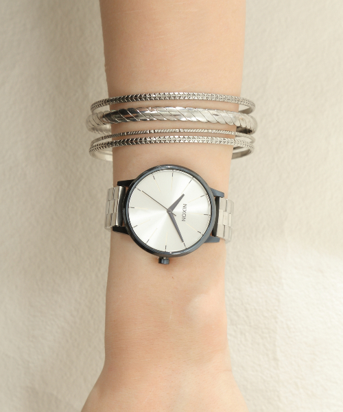 NIXON(ニクソン)の「THE KENSINGTON(アナログ腕時計・レディース・ホワイト×ゴールド/ピンクゴールド/ゴールド/その他/ゴールド系その他/ホワイトゴールド/その他1/インディゴブルー/その他2/ブラック×ゴールド/ピンク系その他/ブラック/その他3/ネイビー/ブルー系その他/その他4/その他5/ゴールド系その他2/シルバー×ゴールド・FREE)」の6枚目の写真