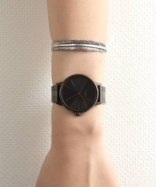 NIXON(ニクソン)の「THE KENSINGTON(アナログ腕時計・レディース・ホワイト×ゴールド/ピンクゴールド/ゴールド/その他/ゴールド系その他/ホワイトゴールド/その他1/インディゴブルー/その他2/ブラック×ゴールド/ピンク系その他/ブラック/その他3/ネイビー/ブルー系その他/その他4/その他5/ゴールド系その他2/シルバー×ゴールド・FREE)」の4枚目の写真