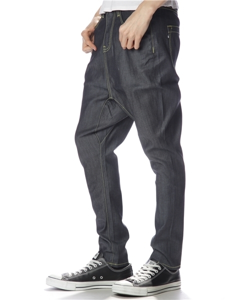 SHIPS JET BLUE（シップスジェットブルー）の「DR.DENIM: DOYLEデニムサルエルパンツ（デニムパンツ・メンズ・ネイビー・26/28/30/32）」の2枚目の写真
