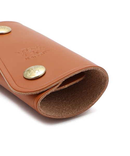 IL BISONTE(イルビゾンテ)の「IL BISONTE / ORIGINAL LEATHER / キーケース(キーケース/キーアクセサリー・レディース・ライトブラウン/ナチュラル/オレンジ/グリーン/レンガ/ネイビー/グレー/オリーブ/カーキ/レッド/ダークブラウン/ブラック/ホワイト・FREE)」の15枚目の写真