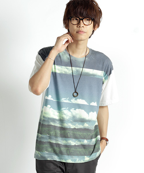 MONO-MART（モノマート）の「グラフィック デザイン Tシャツ オーバーサイズ カットソー（Tシャツ/カットソー・メンズ・グレー系その他2/グレー系その他3/グレー系その他4/グリーン系その他/グリーン系その他2/ホワイト系その他5/グレー系その他/ブルー系その他2/ブルー系その他3/ブルー系その他4/ブルー系その他5/ブルー系その他/ホワイト系その他/ホワイト系その他3/ベージュ系その他/ホワイト系その他2/ホワイト系その他4/イエロー系その他2/ホワイト系その他6/ホワイト系その他7/イエロー系その他/グレー系その他5/ブルー系その他6・FREE/フリー）」の6枚目の写真