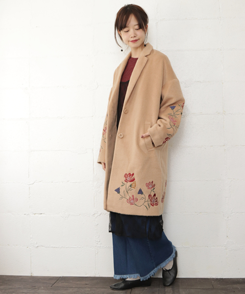 SESTO(セスト)の「裾刺繍入りロングチェスターコート(チェスターコート・レディース・チャコールグレー/ライトグレー/キャメル/ピンクベージュ・M)」の7枚目の写真