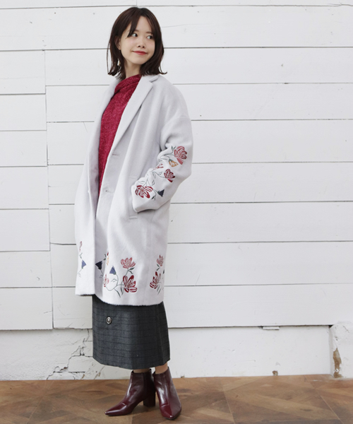 SESTO(セスト)の「裾刺繍入りロングチェスターコート(チェスターコート・レディース・チャコールグレー/ライトグレー/キャメル/ピンクベージュ・M)」の9枚目の写真