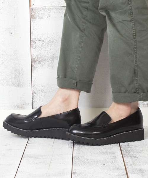 Jeffrey Campbell(ジェフリーキャンベル)の「ウェッジソールローファー(ローファー・レディース・ワインレッド/ブラック・38/37/36/39/35)」の1枚目の写真