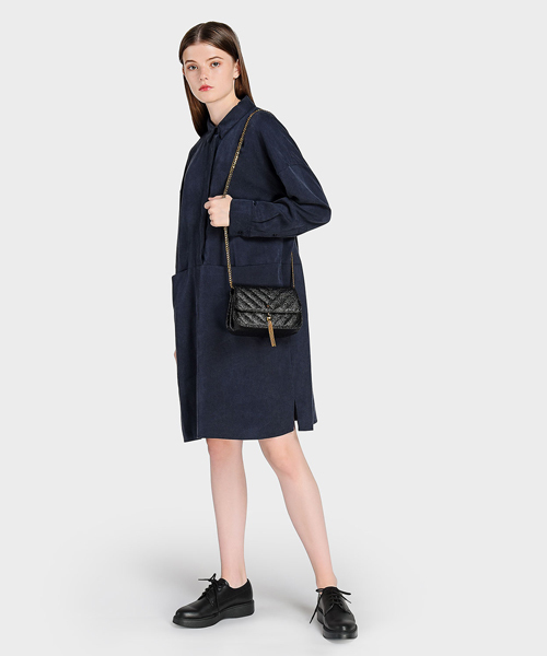 CHARLES & KEITH（チャールズ & キース）の「ドレッシーショルダーバッグ / DRESSY SHOULDER BAG（ショルダーバッグ・レディース・バーガンディー/ブラック・S）」の7枚目の写真