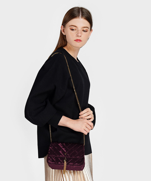CHARLES & KEITH（チャールズ & キース）の「ドレッシーショルダーバッグ / DRESSY SHOULDER BAG（ショルダーバッグ・レディース・バーガンディー/ブラック・S）」の8枚目の写真