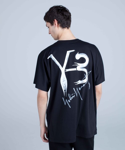 Y-3(ワイスリー)の「Y-3 TEE ART1(Tシャツ/カットソー)」 - WEAR Y-3(ワイスリー)の「Y-3 TEE ART1(Tシャツ/カットソー)」 - WEAR