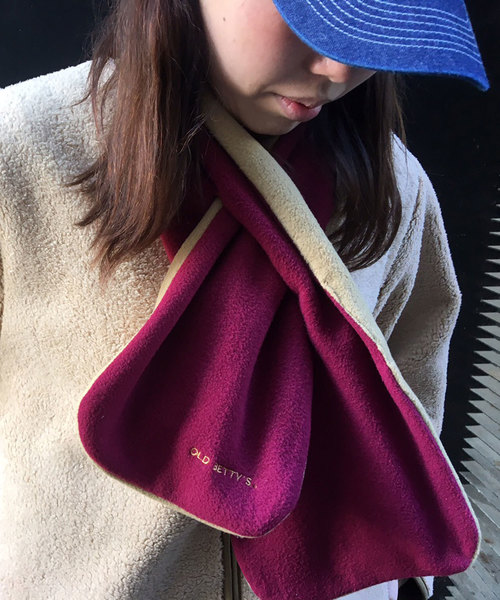 OLD BETTY'S（オールドベティーズ）の「Fleece Muffler/フリースマフラー（マフラー・レディース・レッド/ボルドー/グリーン/ブルー・FREE）」の9枚目の写真