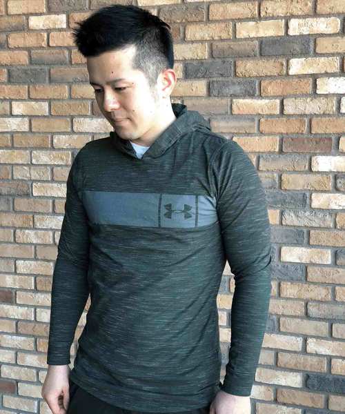 UNDER ARMOUR（アンダーアーマー）の「メンズ ライフスタイルパーカー / スポーツスタイルコアフーディー（パーカー・メンズ・グレー/ダークオリーブ/ブラック・L/XXL/M/S/XL/3XL）」の3枚目の写真