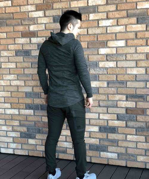 UNDER ARMOUR（アンダーアーマー）の「メンズ ライフスタイルパーカー / スポーツスタイルコアフーディー（パーカー・メンズ・グレー/ダークオリーブ/ブラック・L/XXL/M/S/XL/3XL）」の5枚目の写真