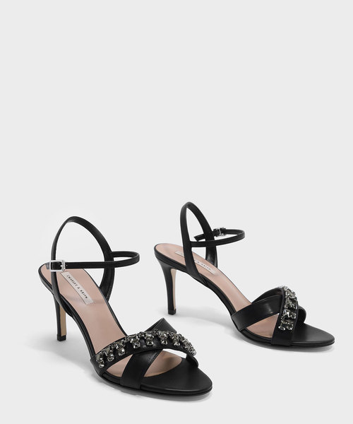 CHARLES & KEITH(チャールズ & キース)の「エンベリッシュクリスクロスサンダル / EMBELLISHED CRISS CROSS SANDALS(サンダル・レディース・ブラック/イエロー/アイボリー・24.5cm/25cm/23cm/23.5cm/22.5cm)」の5枚目の写真