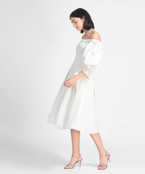CHARLES & KEITH(チャールズ & キース)の「エンベリッシュクリスクロスサンダル / EMBELLISHED CRISS CROSS SANDALS(サンダル・レディース・ブラック/イエロー/アイボリー・24.5cm/25cm/23cm/23.5cm/22.5cm)」の14枚目の写真