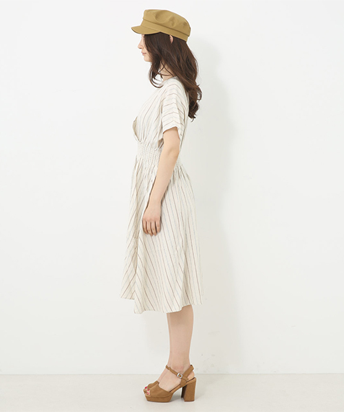 AZUL by moussy（アズールバイマウジー）の「麻レーヨンカシュクールワンピース（ワンピース・レディース・ブラック/ベージュ系その他/ライトブルー・MEDIUM/SMALL）」の5枚目の写真