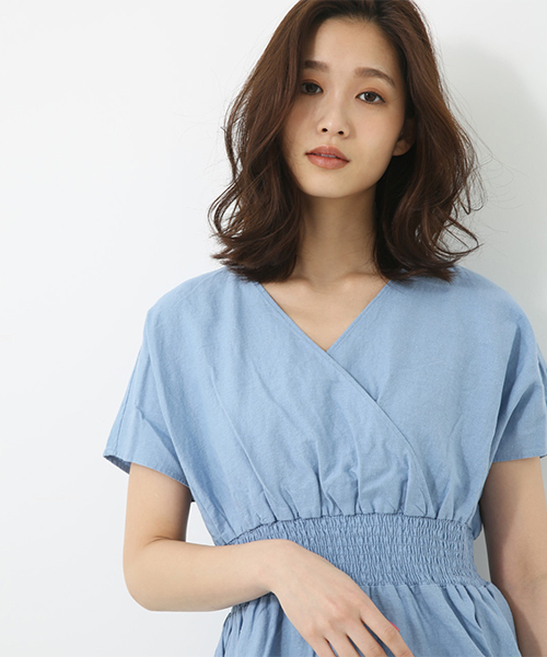 AZUL by moussy（アズールバイマウジー）の「麻レーヨンカシュクールワンピース（ワンピース・レディース・ブラック/ベージュ系その他/ライトブルー・MEDIUM/SMALL）」の17枚目の写真