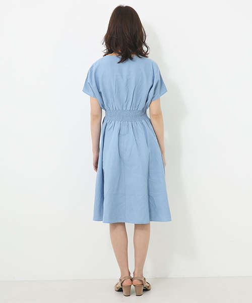 AZUL by moussy（アズールバイマウジー）の「麻レーヨンカシュクールワンピース（ワンピース・レディース・ブラック/ベージュ系その他/ライトブルー・MEDIUM/SMALL）」の20枚目の写真