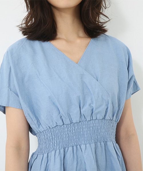 AZUL by moussy（アズールバイマウジー）の「麻レーヨンカシュクールワンピース（ワンピース・レディース・ブラック/ベージュ系その他/ライトブルー・MEDIUM/SMALL）」の14枚目の写真