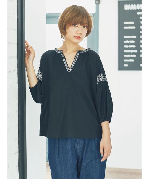 earth music&ecology(アースミュージックアンドエコロジー)の「・クロスステッチ刺繍ブラウス ●(シャツ/ブラウス・レディース・アイボリー/ブラック/ライトブラウン/テラコッタ・FREE)」の12枚目の写真